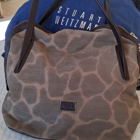Stuart Writzman Giraffe Print Tote Bag - Picture 3 of 8
